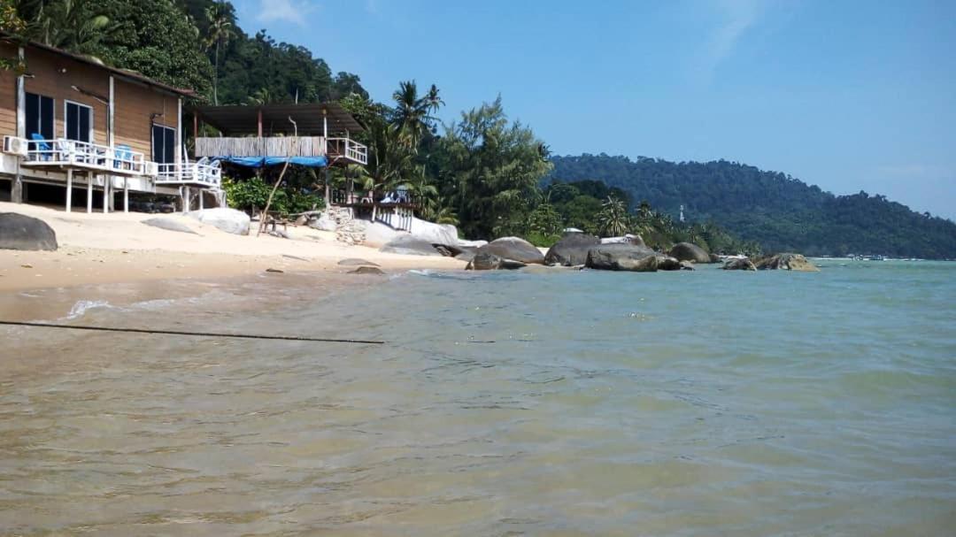 Bungkil Place Hotel Pulau Tioman Bagian luar foto